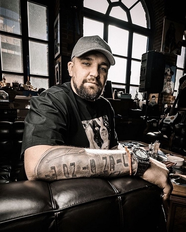 Василий Вакуленко - продажа одежды, ресторанный клубный бизнес