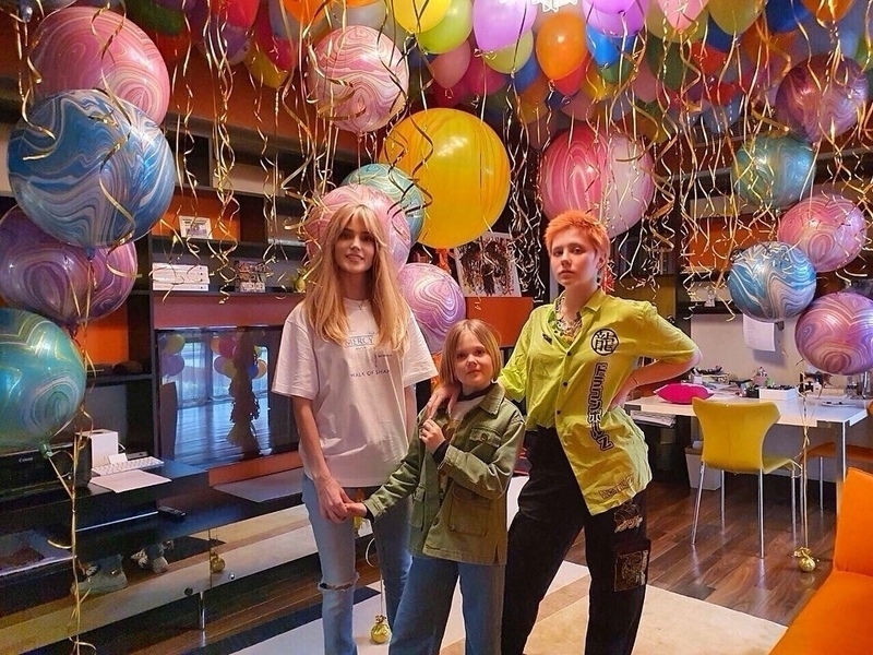 Глюкоза с дочерьми 13-летней Лидией и 9-летней Верой