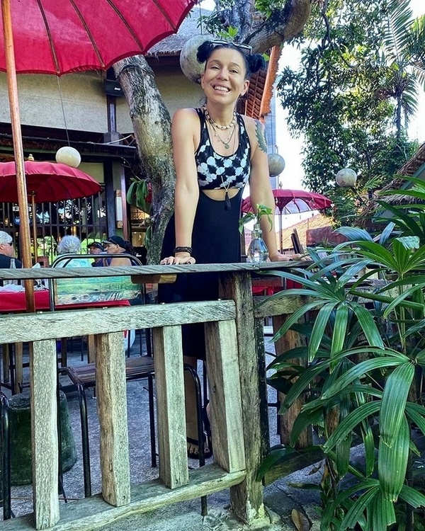 Певица Ёлка