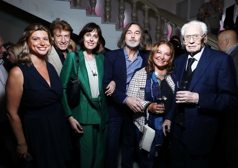 Никас Сафронов и гости вечера