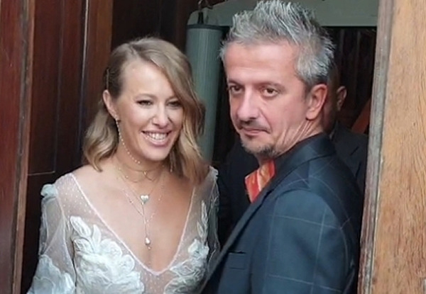 Роспись Ксении Собчак и Константина Богомолова в Грибоедовском ЗАГСе Москвы.