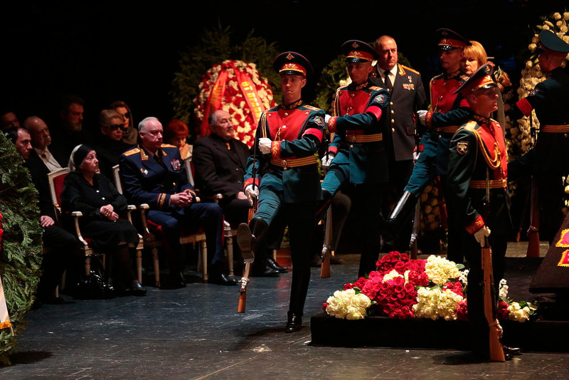 Прощание с Элиной Быстрицкой. Почетный караул