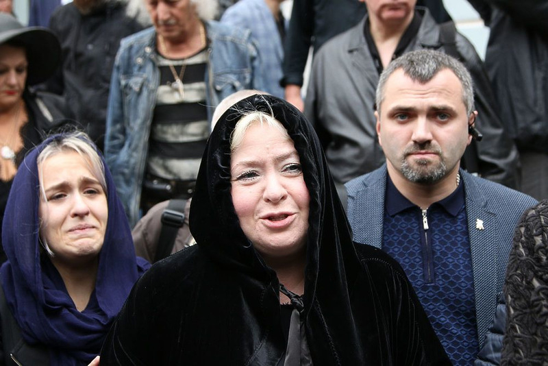 Дочь Вилли Токарева Эвелина и вдова Юлия Бединская-Токарева. С ней певец состоял в третьем браке