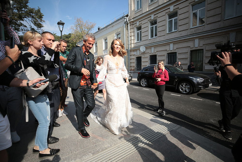 Роспись Ксении Собчак и Константина Богомолова в Грибоедовском ЗАГСе Москвы.