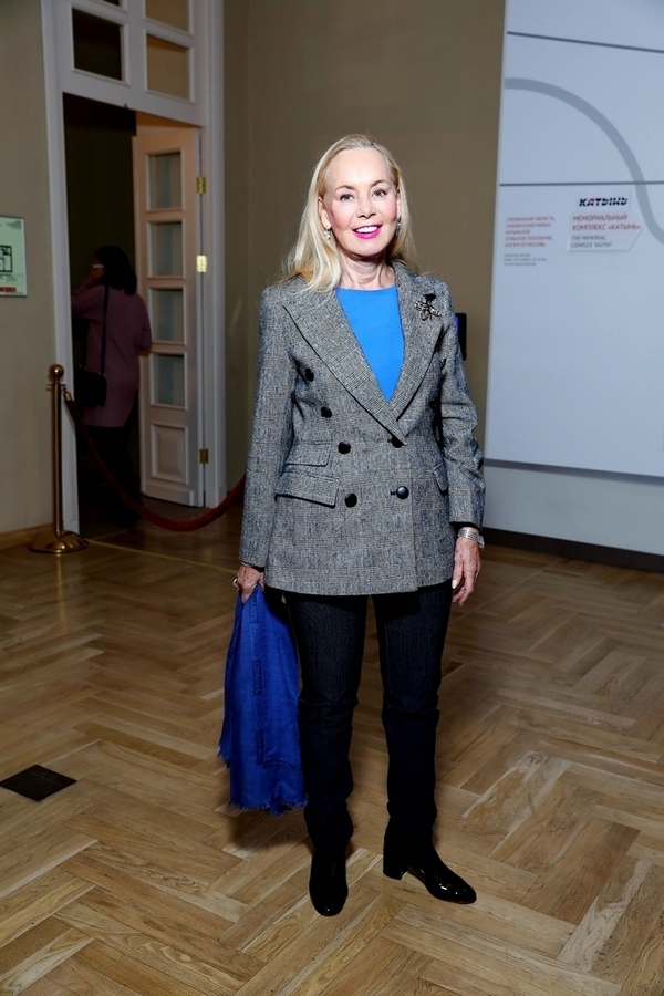 Нелли Кобзон