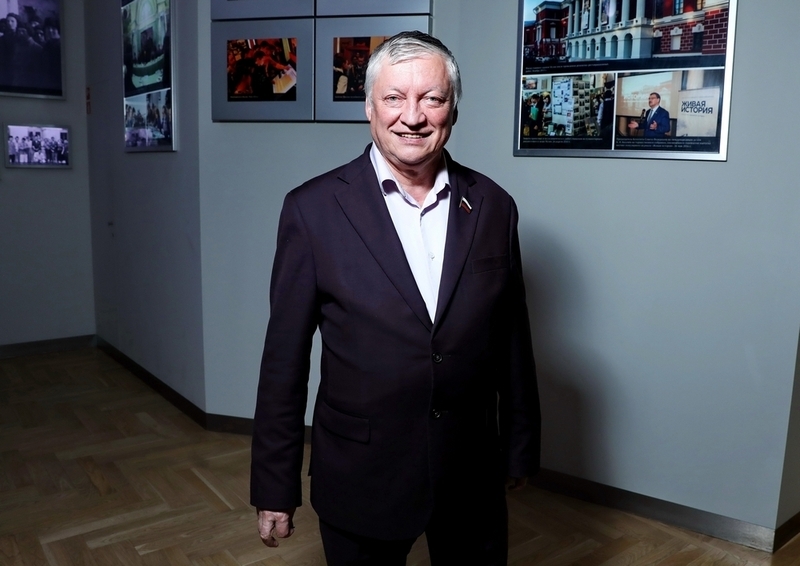 Анатолий Карпов