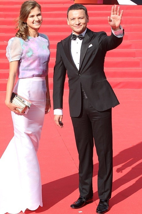 Александр Олешко со спутницей