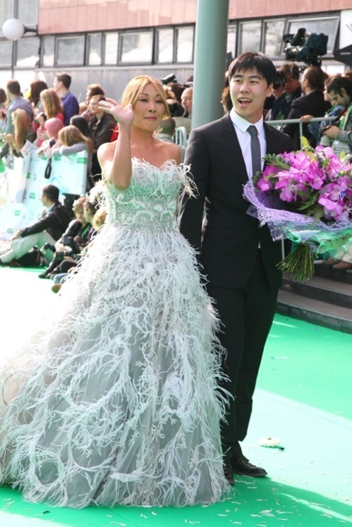 Анита Цой с сыном