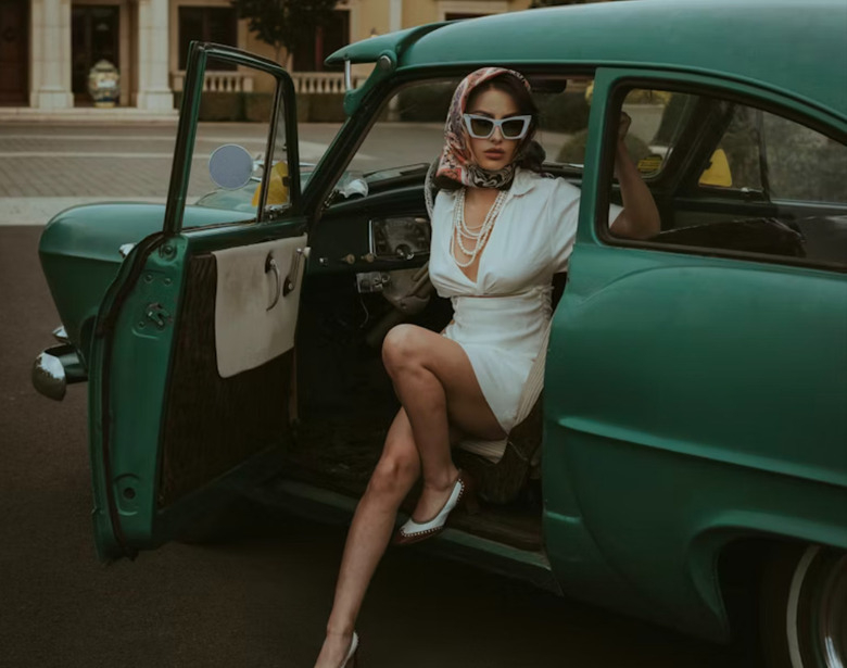 Инвестиция и стиль: 4 причины полюбить винтажную одежду и мебель