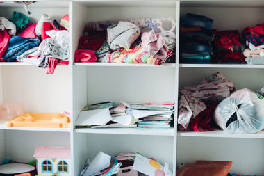 Синдром Плюшкина: зачем мы храним старые вещи