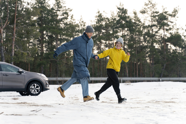 Падаем правильно: как избежать переломов и ушибов на льду