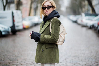 В тонкий или широкий рубчик: как носить вельвет этой зимой, советы стилиста