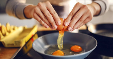 Цап-царап: что включить в рацион, чтобы ногти росли крепкими и гладкими