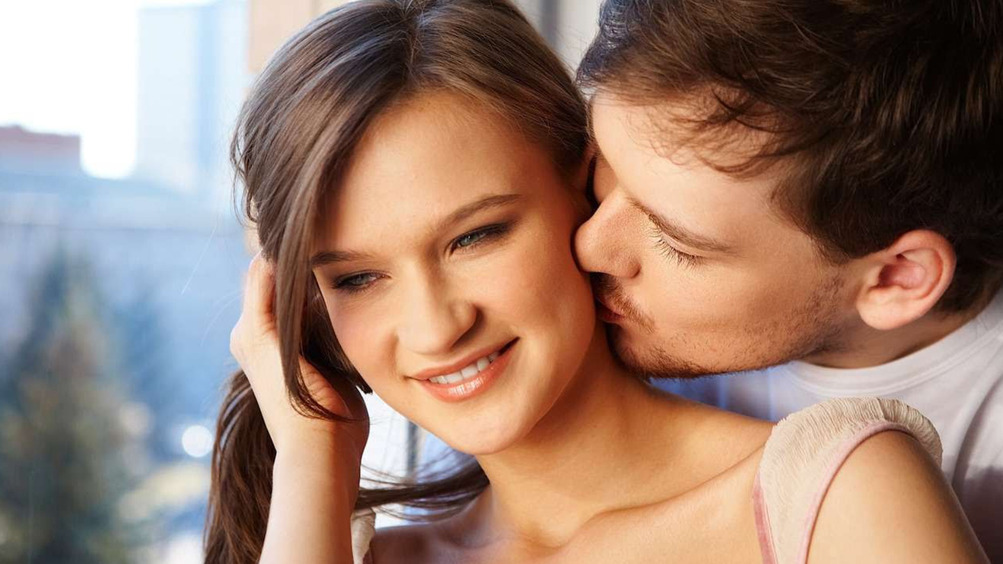 Тепло, горячо, бинго: 5 необычных прелюдий для секса, которые вам точно понравятся
