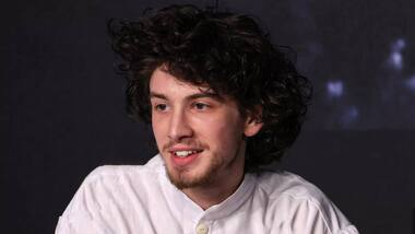 После «Оскара» — к облакам: Марк Эйдельштейн покорил небо над Россией