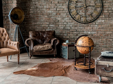 Домотканые коврики, старинные прялки и сундуки: как вписать в интерьер бабушкин винтаж