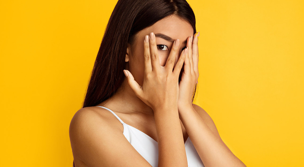 В центре внимания: что такое эффект прожектора — и как он портит нам жизнь и отношения