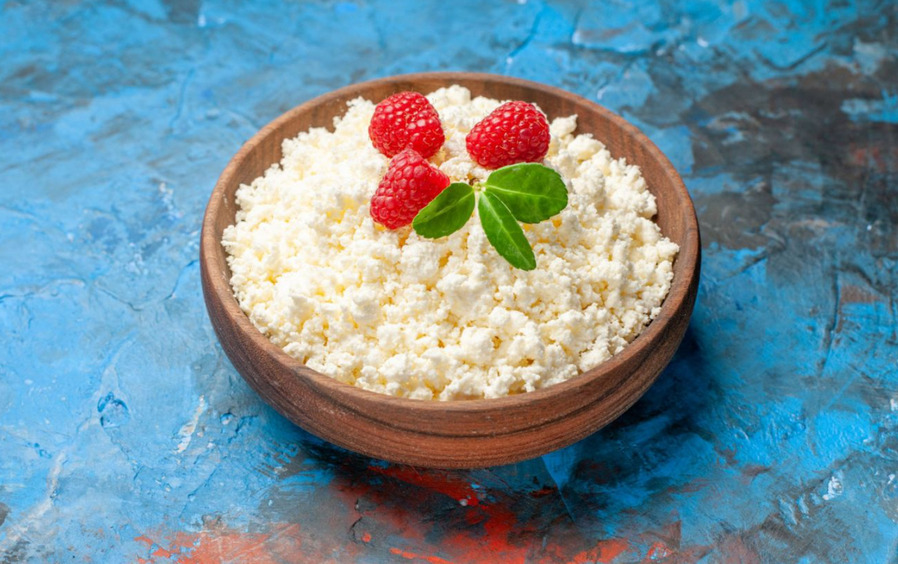 Без крахмала и добавок: чем полезен творог и как распознать правильный продукт