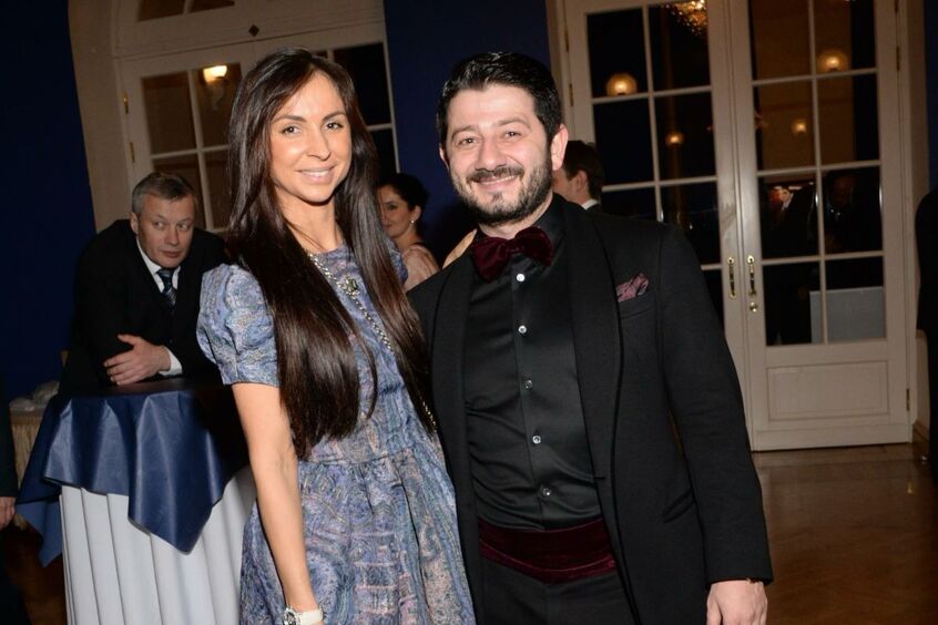 Мать Галустяна странно отреагировала на его развод с женой