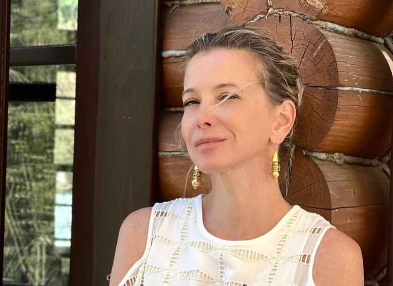 Юлия Высоцкая