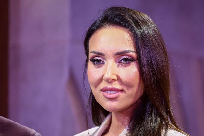 «Мое солнышко»: Алсу прослезилась на сцене, исполняя песню для «особенной» зрительницы