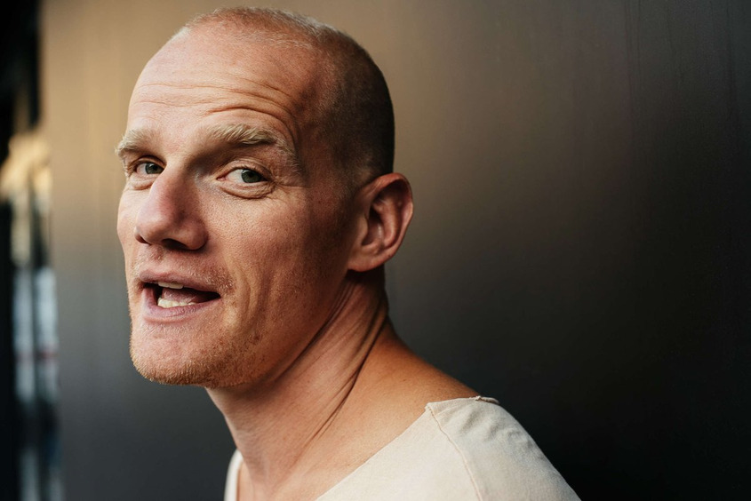 Плакал, когда получил предложение: Юрий Колокольников рассказал как стал телеведущим