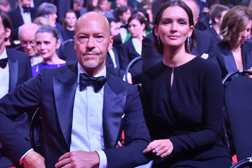 «Тростиночка»: похорошевшая Паулина Андреева вышла в свет впервые после развода