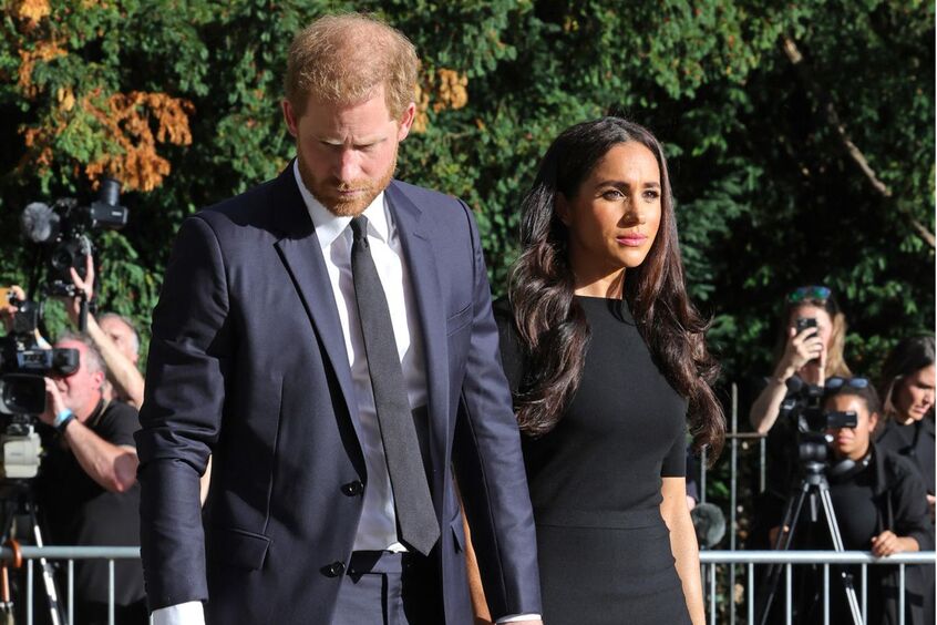 Назван момент, когда Гарри и Меган осознали свою изоляцию от королевской семьи