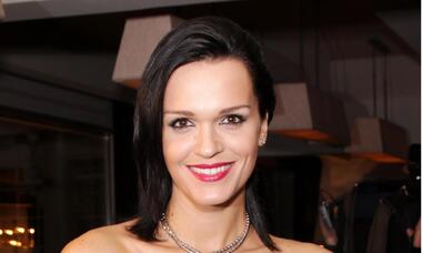 Слава показала свое фото 20-летней давности и заявила, что помолодела