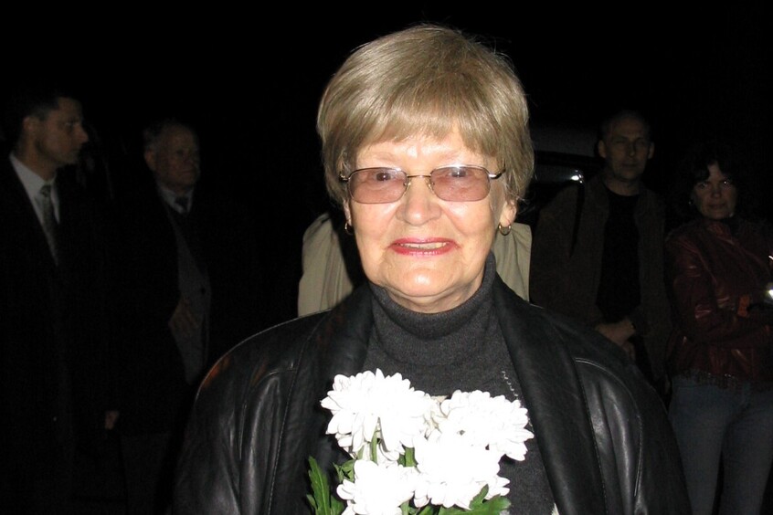 Посторонних не пустили: озвучены новые детали похорон Нины Гребешковой