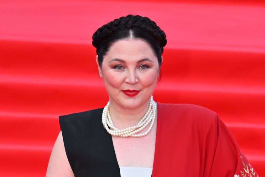 «К сожалению, так происходит»: звезда сериала «Тайга» — о расставании с мужем