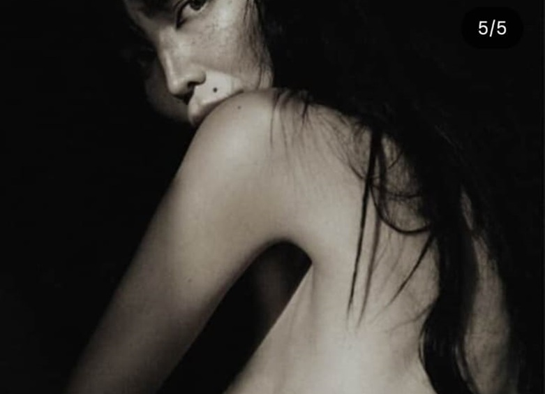 Супруга Цекало снялась с обнаженной грудью