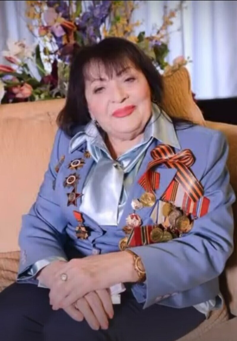 МИНА ЛАЗАРЕВНА