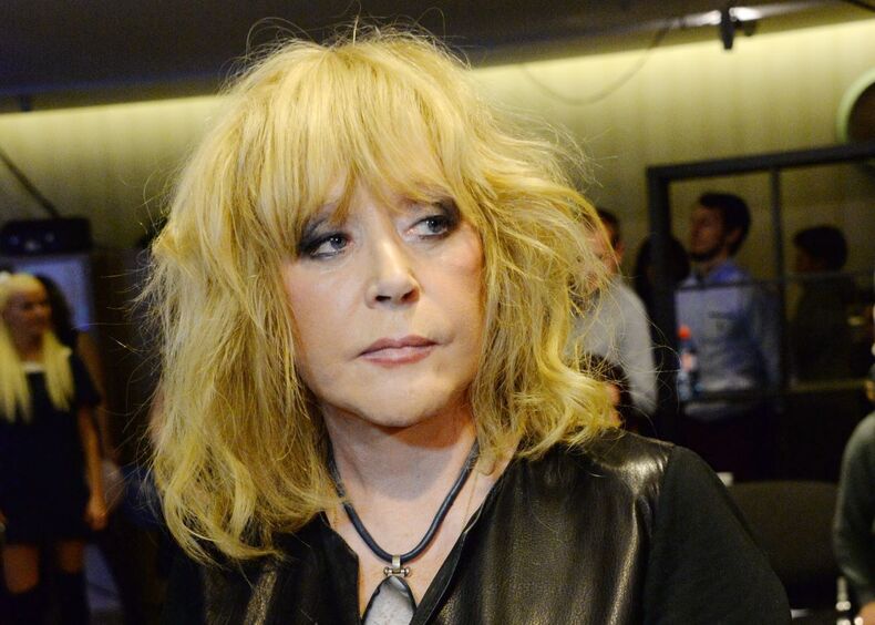 «Фантастика!»: в Сети появились редкие фото отплясывающей в мини Пугачевой