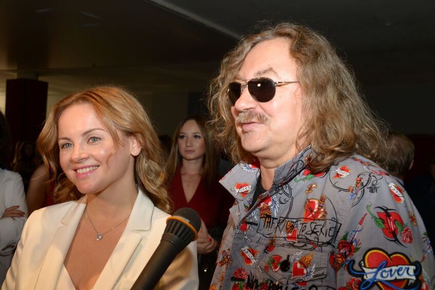 Жену Игоря Николаева сравнили с Ириной Муравьевой: свежие фото актрисы обсуждают в Сети