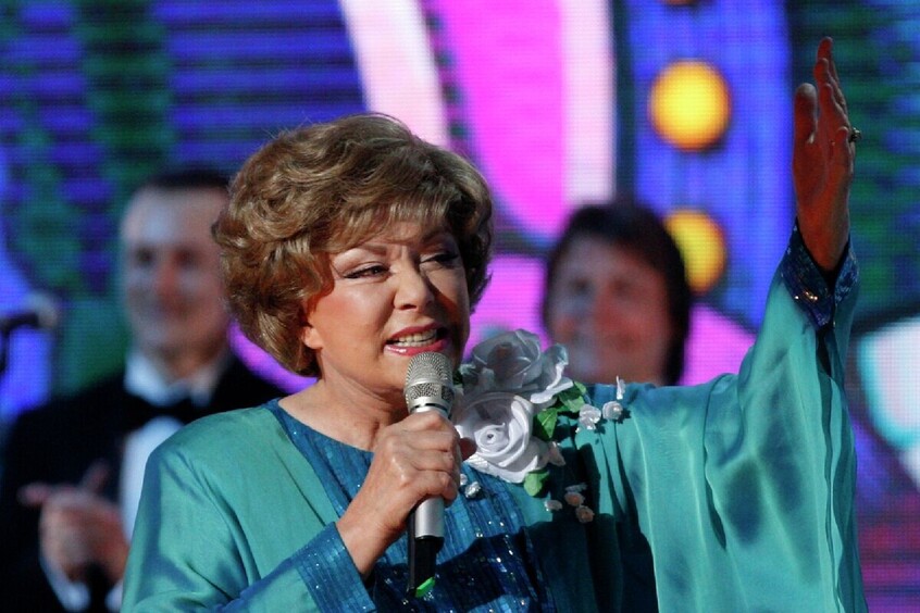 Помощница Эдиты Пьехи опровергла информацию о деменции певицы