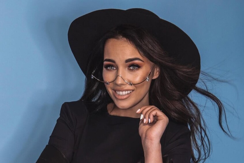 Звезда пародии Арина Ростовская назвала имя главного кумира в российском шоу-бизнесе