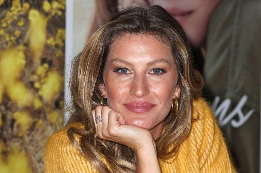 Не прошло и двух месяцев: ставшая мамой в третий раз Жизель Бундхен показала безупречные формы