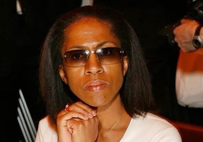 Елена Ханга