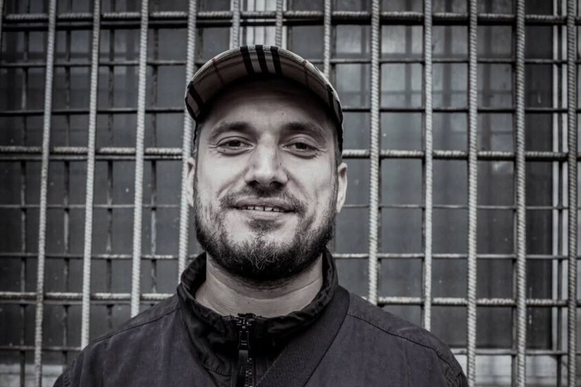 «Паша Техник жив?»: в Сети распространяют кадры с рэпером, который утверждает, что «вернулся с того света»