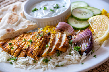 Взболтать, но не смешивать: 5 рецептов восхитительного соуса для шашлыка от шеф-повара