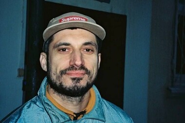 Директор Паши Техника отреагировал на вандализм фанатов на стене Цоя