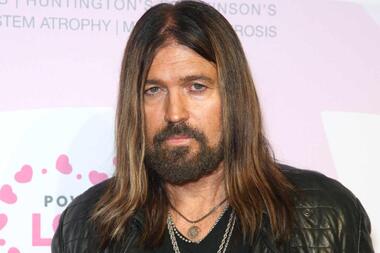 Билли Рэй Сайрус рассказал, кто сделал первый шаг в романе с Лиз Херли