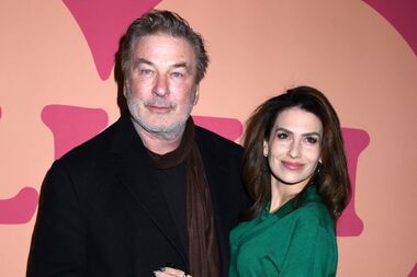 «Надену что-нибудь сексуальное»: пикантные игры Алека Болдуина с женой попали на видео