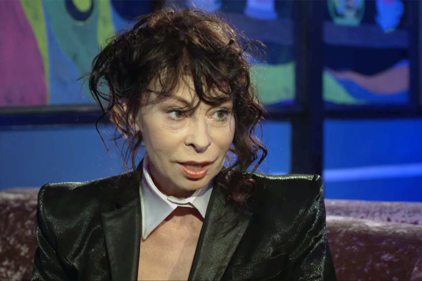 Директор Хлебниковой ответил на информацию о госпитализации певицы