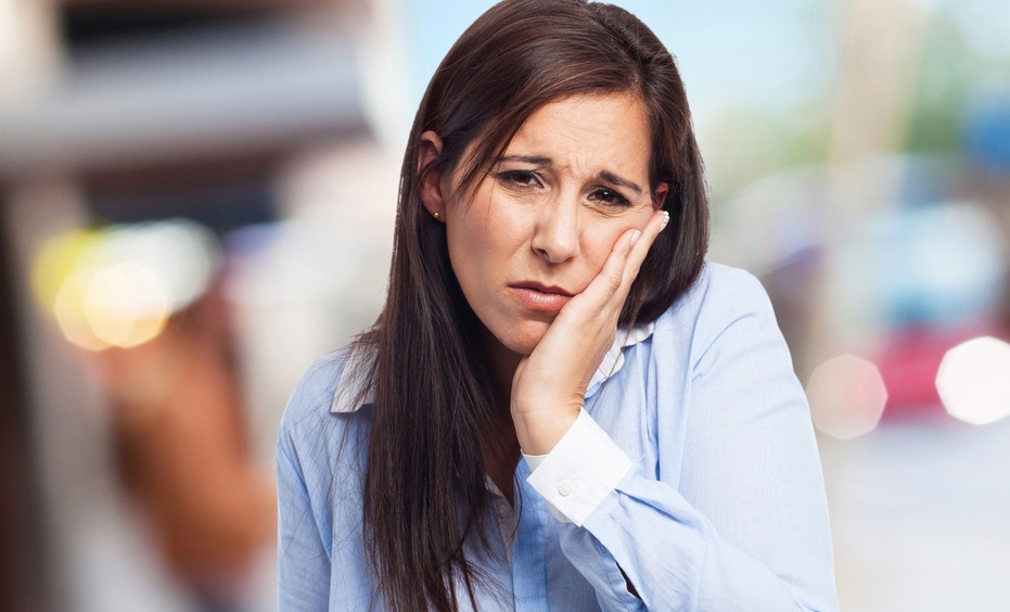 Чувствительность зубов: стоматолог рассказал, поможет ли специальная зубная щетка и паста