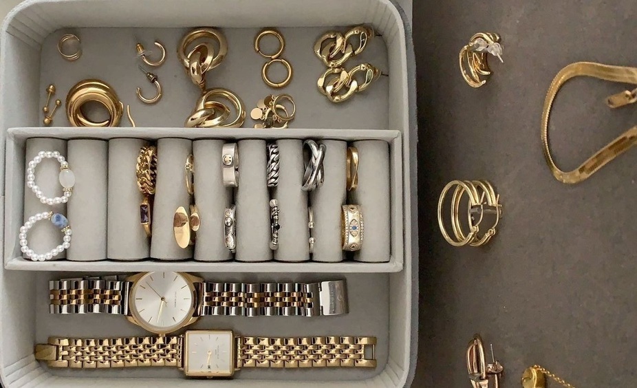 Возвращаем блеск: эффективные способы очистки потускневших украшений