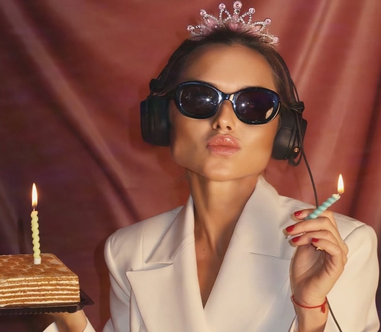 Стеша Маликова рассказала о своих комплексах в день рождения