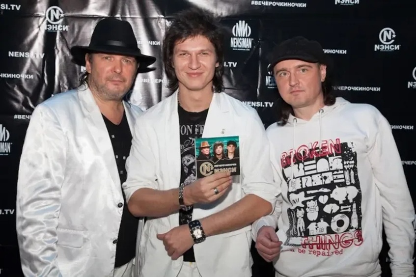 Свадьба, работа в такси и скандалы внутри группы: стало известно, как живут солисты «Нэнси»