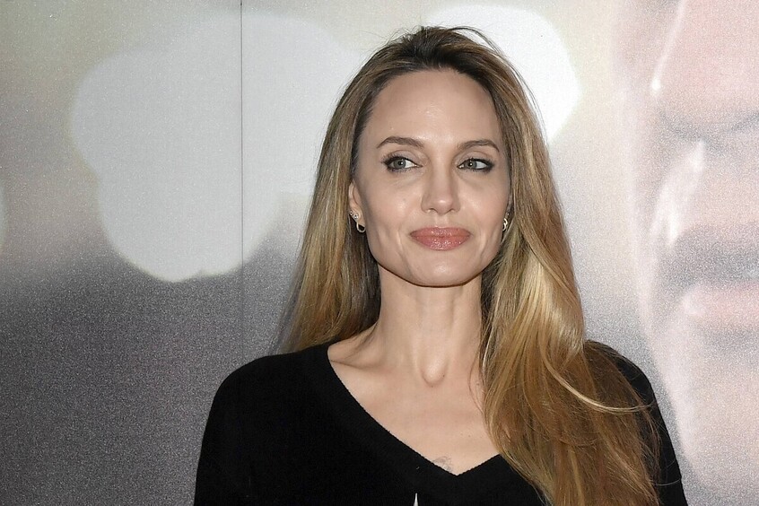 Анджелина Джоли